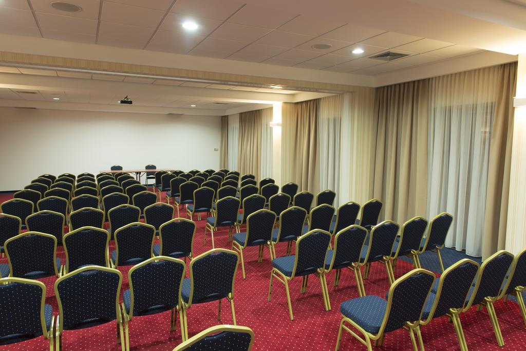 Business Hotel Vega Breslavia Exterior foto