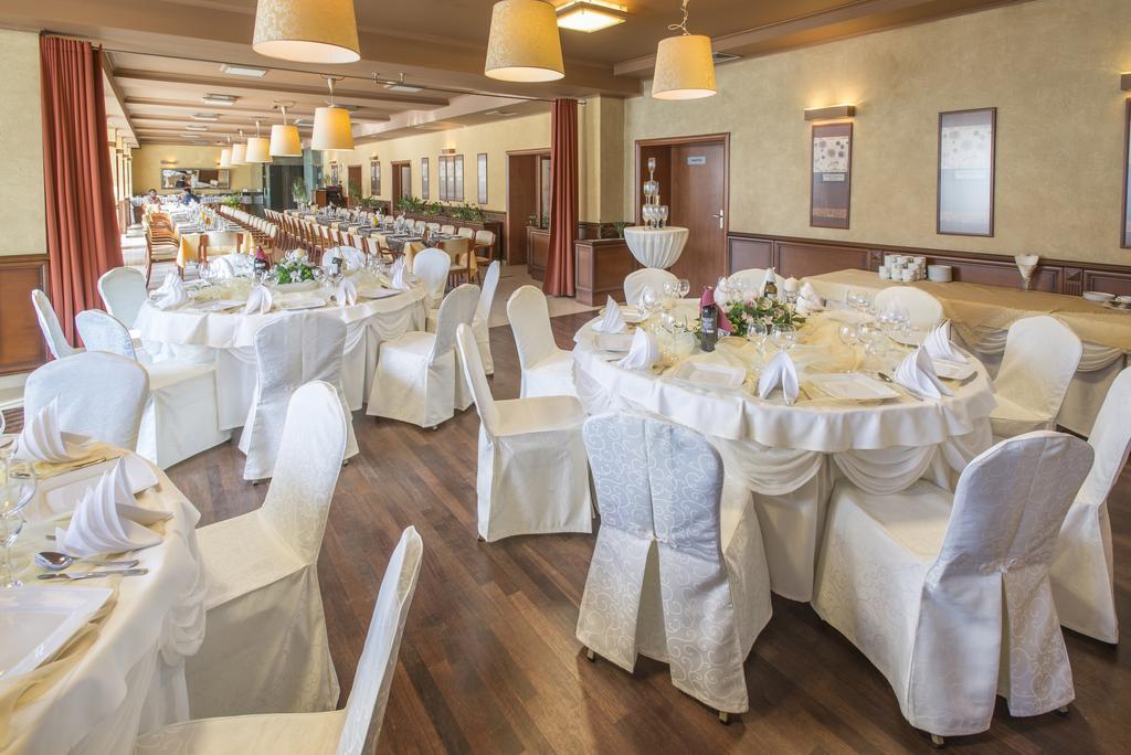 Business Hotel Vega Breslavia Exterior foto